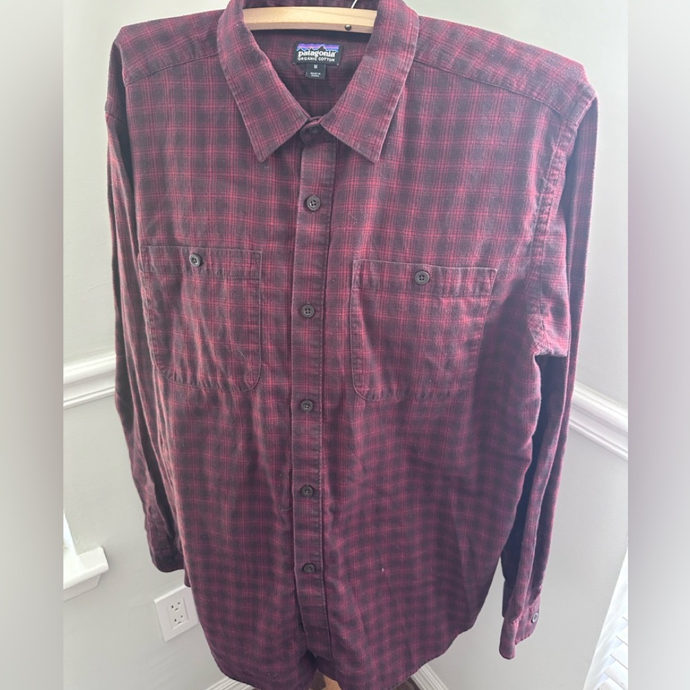 Patagonia Mens Organic Cotton Shirt Red Plaid Long Sleeve Button Down